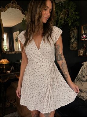 brandy melville white dress with pink flowers Brandy Melville mini white floral dress